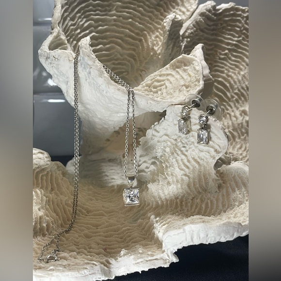 ✨ Vintage Sterling Silver Italian 925 Necklace with Crystal Pendant Earring Set✨ - Picture 2 of 16